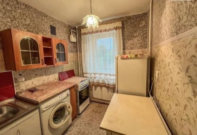 1 кімнатна, 30м,  вул.Мазепи буд 60, другий поверх!