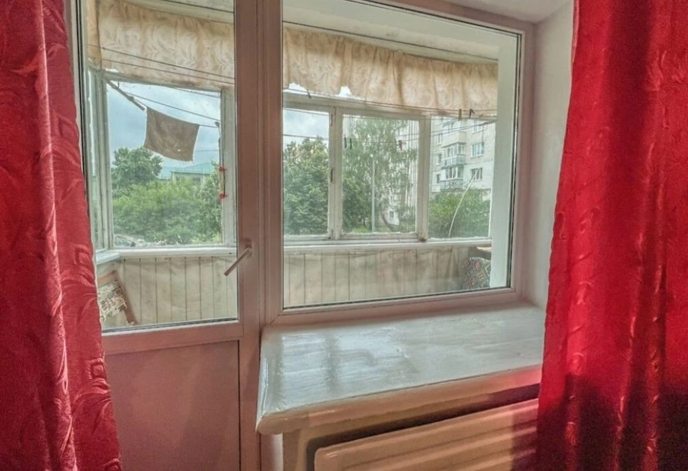 1 кімнатна, 30м,  вул.Мазепи буд 60, другий поверх!