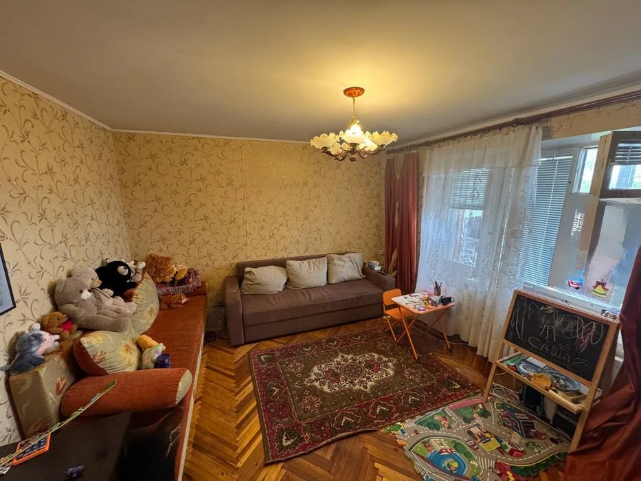 Продаж 3-кімнатної квартири  68м2, цегла, гарний район