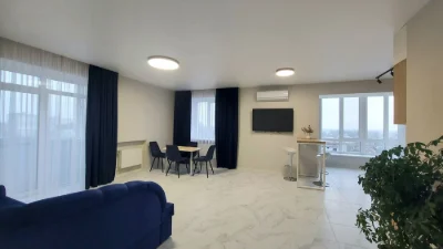 2-х кімнатна квартира студія 107м² в центрі міста вул. Коцюб