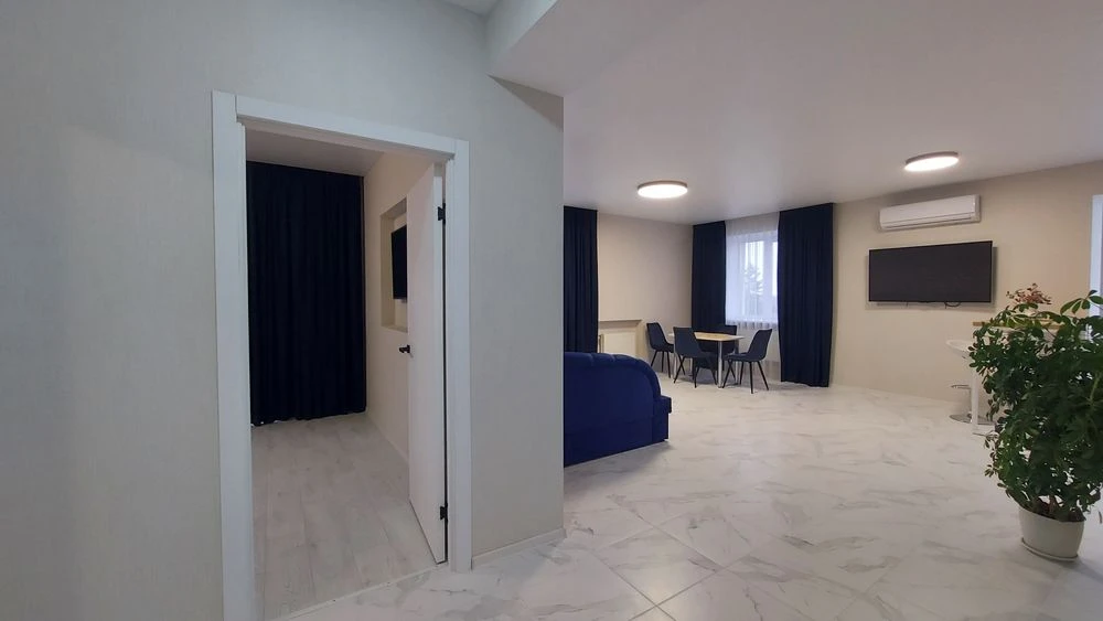 2-х кімнатна квартира студія 107м² в центрі міста вул. Коцюб