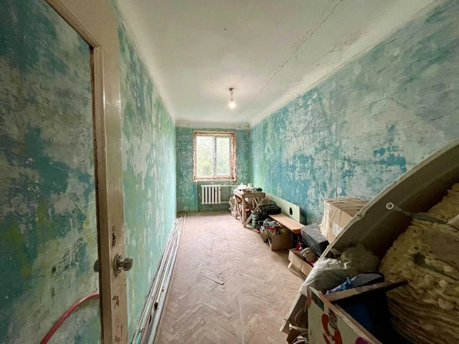 ПРОДАЖ 3-кімнатної квартири в Центрі міста під ремонт, по ву