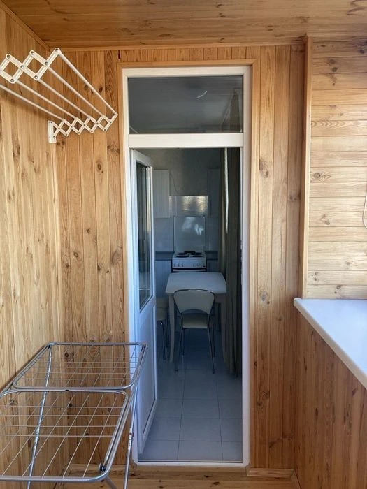 Urgent! Sale of 1-room apartment Olevska 11, residential complex Sosnovy Bir, city.