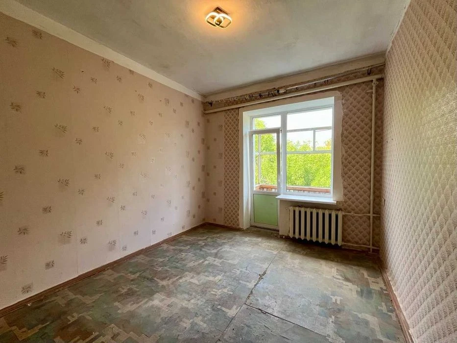 Продаж великої 2-кімнатної квартири в Центрі міста по вул. Р