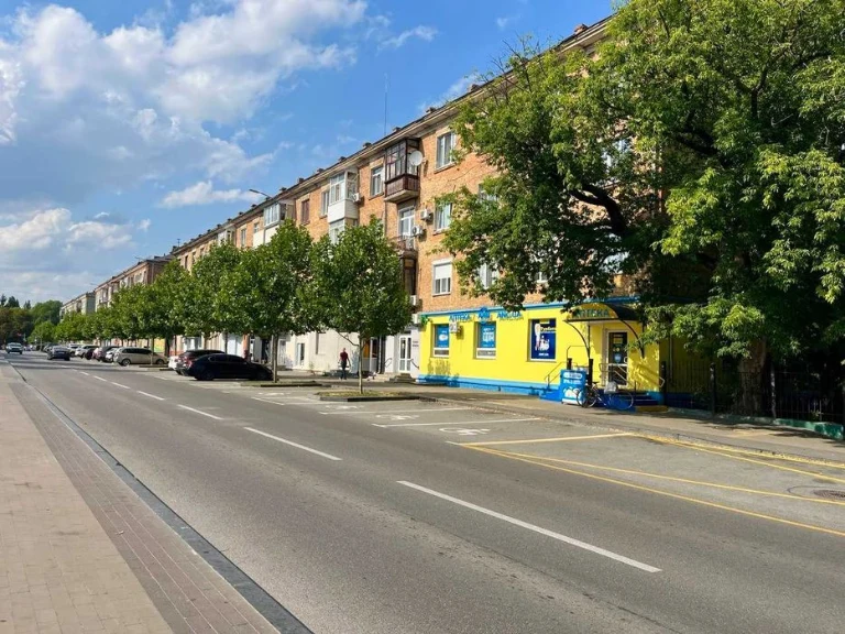 Продаж великої 2-кімнатної квартири в Центрі міста по вул. Р