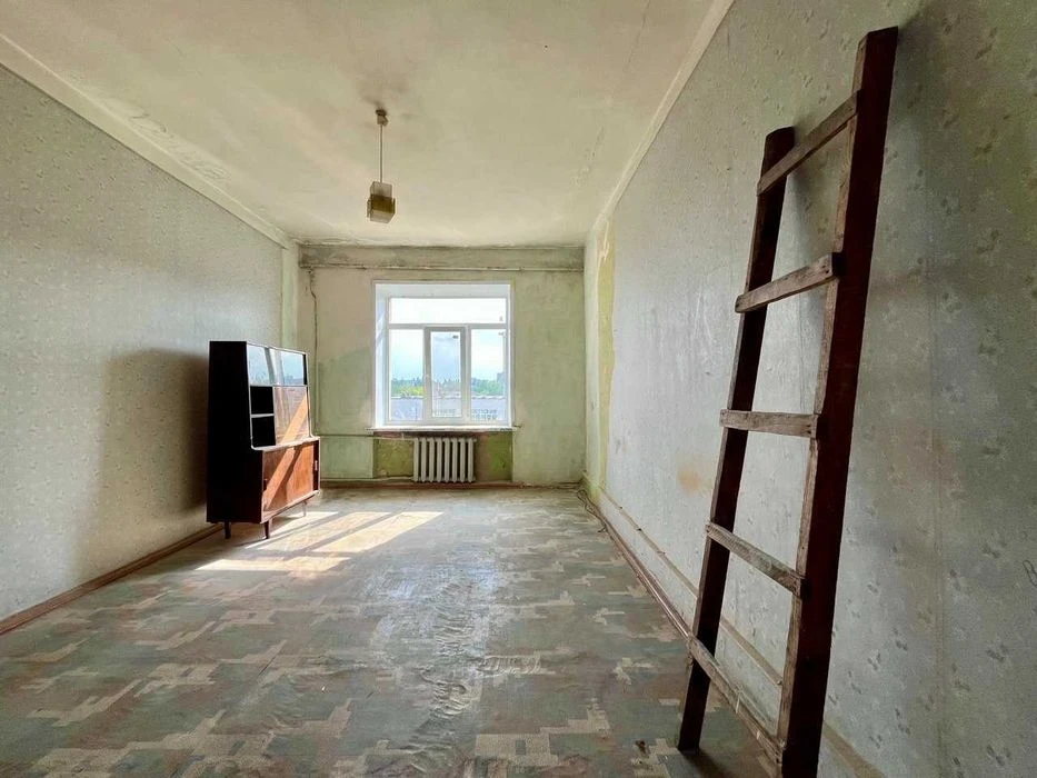 Продаж великої 2-кімнатної квартири в Центрі міста по вул. Р