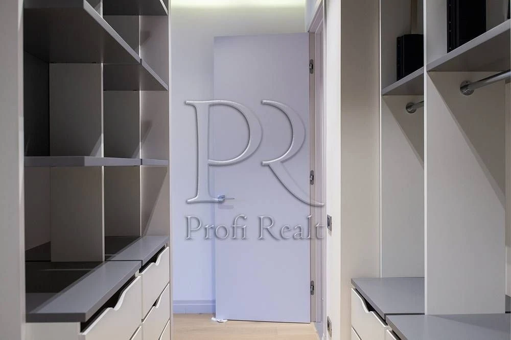 Without % Sale of a 3-room apartment on Ivasyuka, 12D