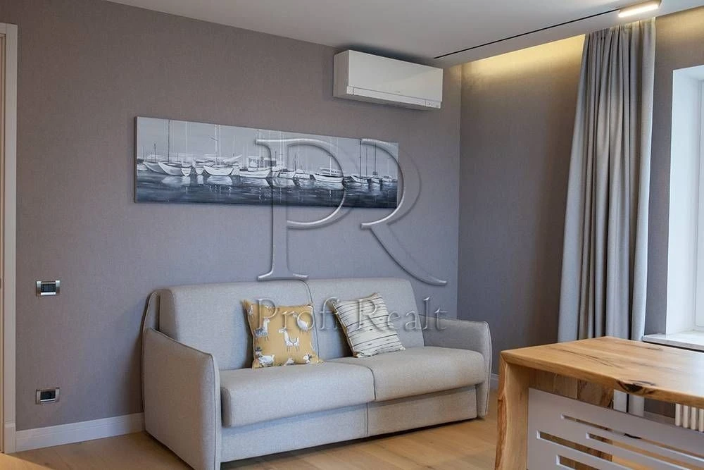 Without % Sale of a 3-room apartment on Ivasyuka, 12D