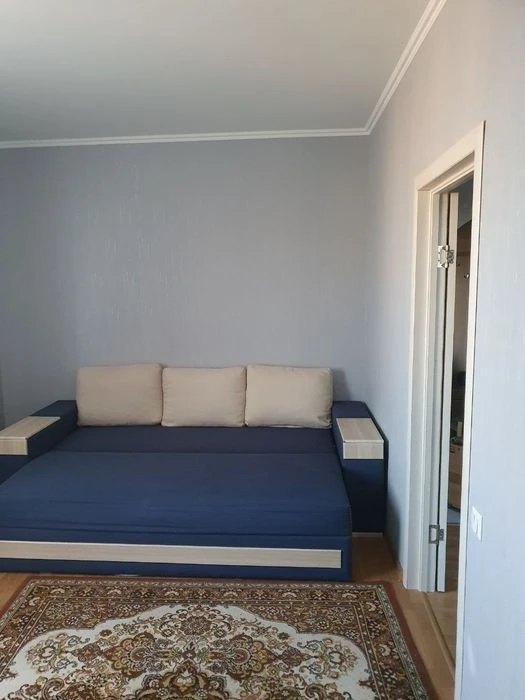 Urgent! Sale of 1-room apartment Olevska 11, residential complex Sosnovy Bir, city.
