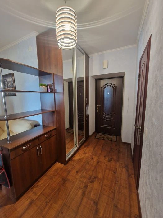 Продам 2х - кімнатну квартиру. Шевченка.44.