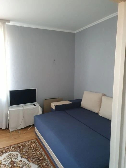 Urgent! Sale of 1-room apartment Olevska 11, residential complex Sosnovy Bir, city.