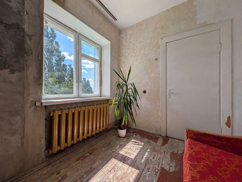 4-кімнатна квартира, проспект Лук’яненка, район Ниви, 64 м²