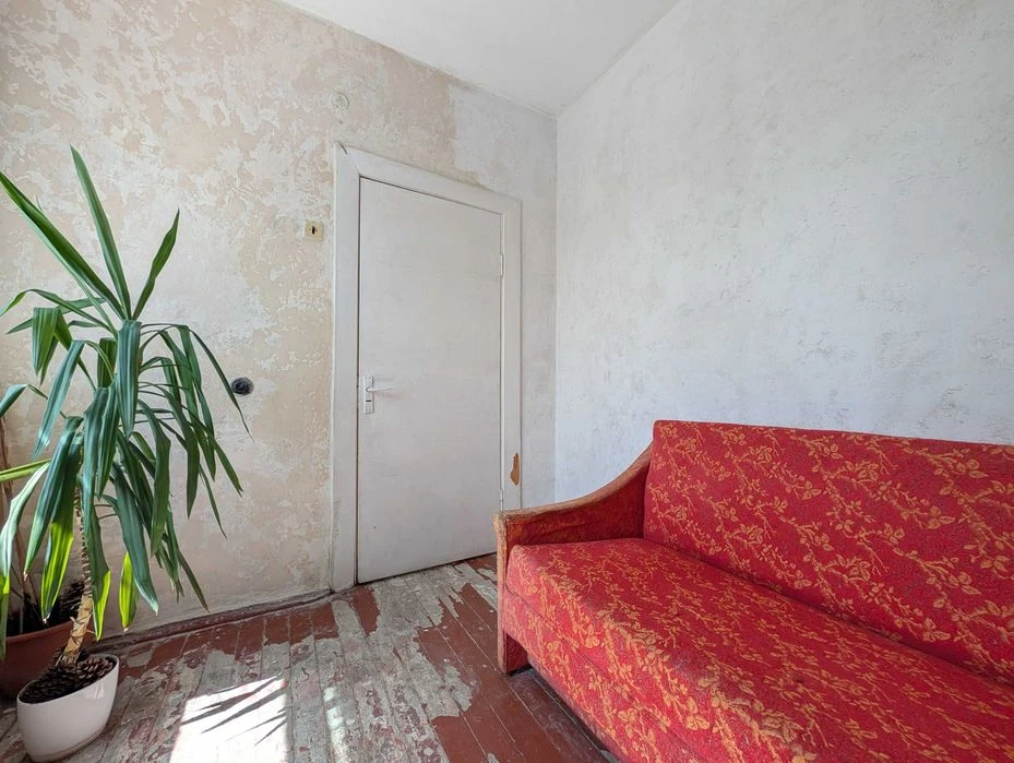 4-кімнатна квартира, проспект Лук’яненка, район Ниви, 64 м²