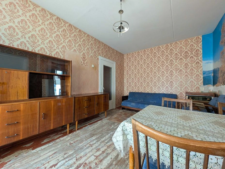 4-кімнатна квартира, проспект Лук’яненка, район Ниви, 64 м²
