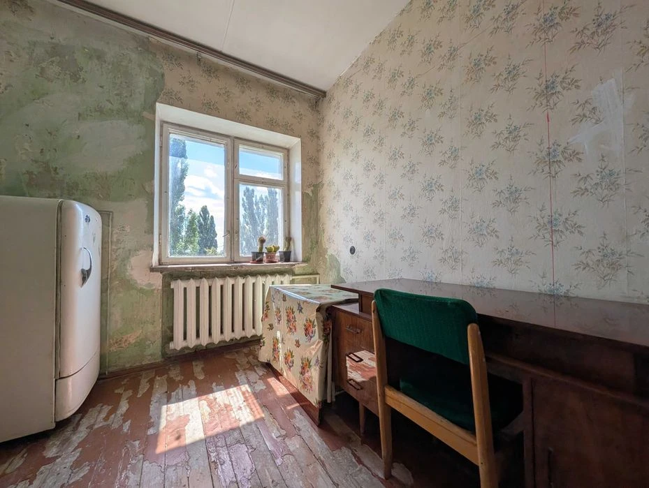 4-кімнатна квартира, проспект Лук’яненка, район Ниви, 64 м²