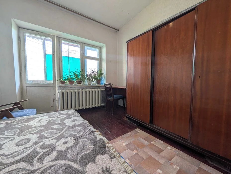 4-кімнатна квартира, проспект Лук’яненка, район Ниви, 64 м²