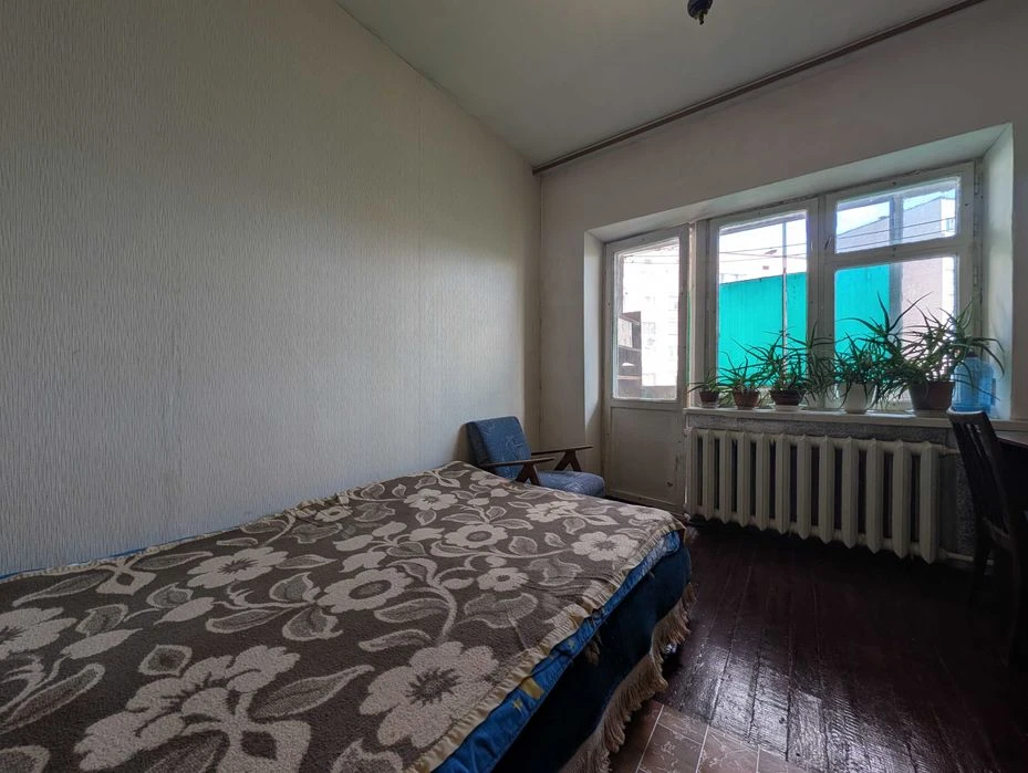 4-кімнатна квартира, проспект Лук’яненка, район Ниви, 64 м²