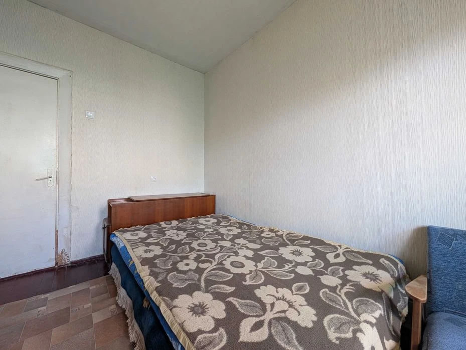 4-кімнатна квартира, проспект Лук’яненка, район Ниви, 64 м²