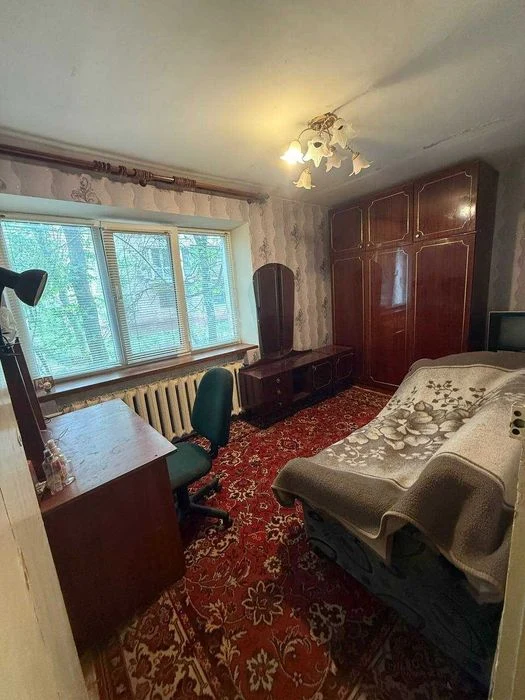 Ціна знижена!2 кімнатна квартира, ринок Нива. Терміновий про