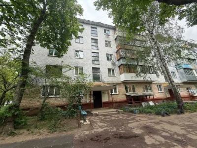 Ціна знижена!2 кімнатна квартира, ринок Нива. Терміновий про