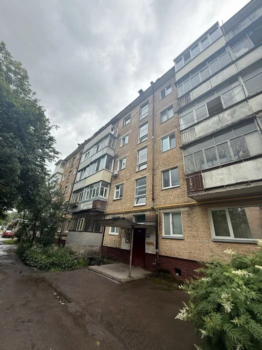 Продам 2-х кімнатну квартиру вул.Олега Міхнюка (Червоний міс