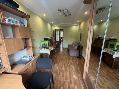 Продам 2-х кімнатну квартиру вул.Олега Міхнюка (Червоний міс