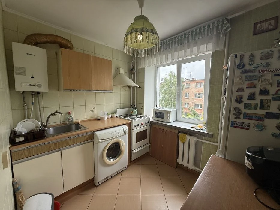 Продам 2-х кімнатну квартиру вул.Олега Міхнюка (Червоний міс