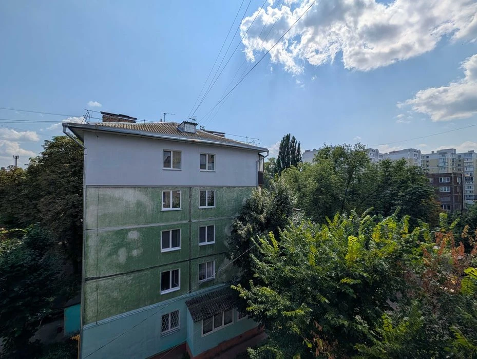 2-кімнатна квартира, Центр, Частково зроблений ремонт RD