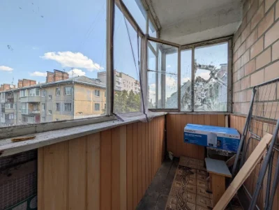 2-кімнатна квартира, Центр, Частково зроблений ремонт RD