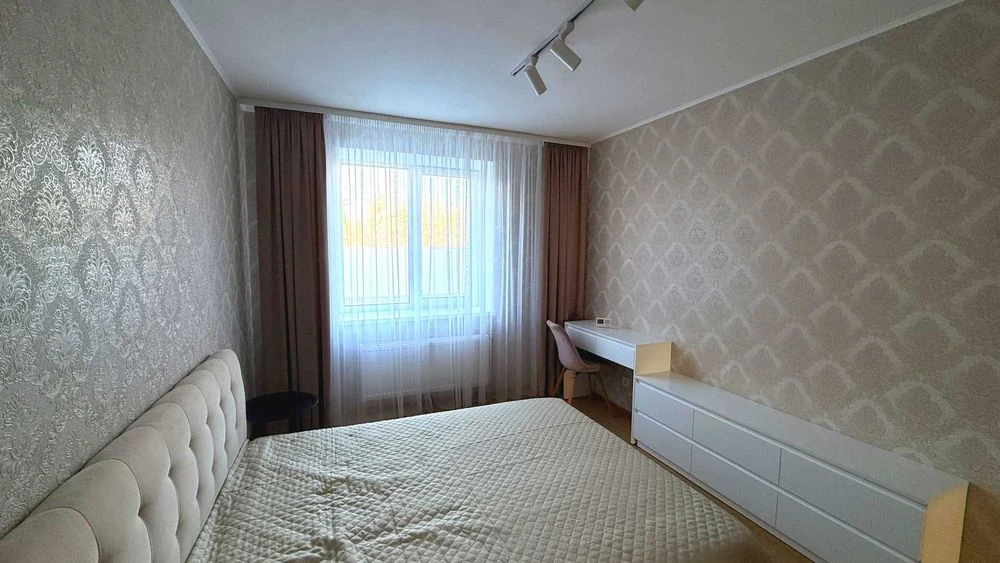 СМ Простора 3 кімнатна квартира АВТОНОМНЕ опалення район "ЛІ