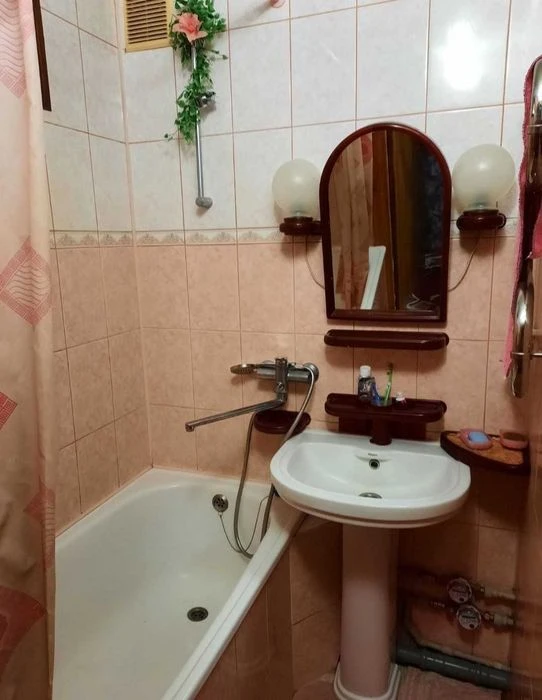 2 комнатная квартира по ул Старобелоусской, 3 этаж