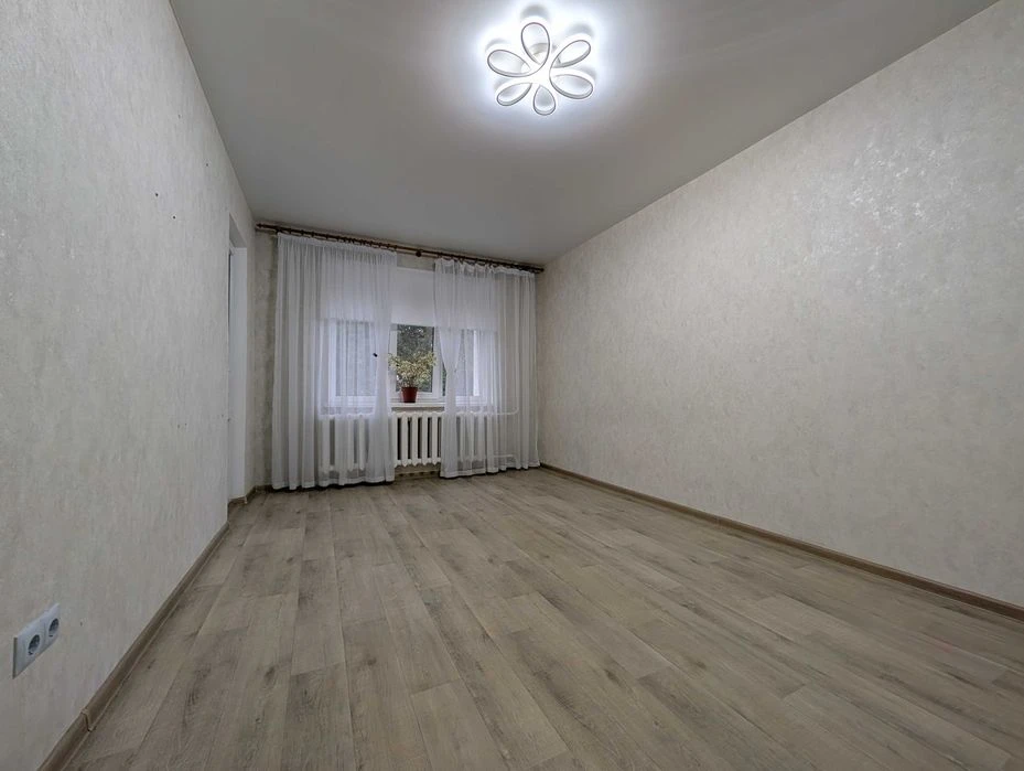 1-кімнатна квартира, вул. Пухова, 39 м², поруч Березовий Гай