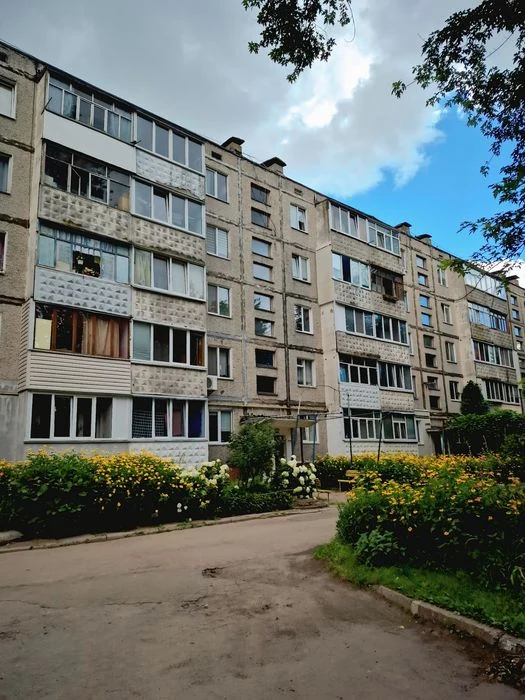 Продаж 4- х кімнатної квартири Г. ПУХОВА