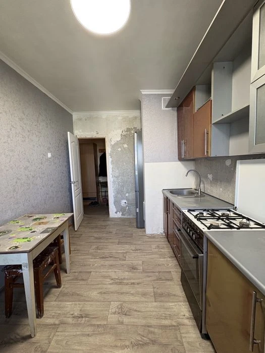 Продаж 3 к квартира вул Паркова(Савчука)7