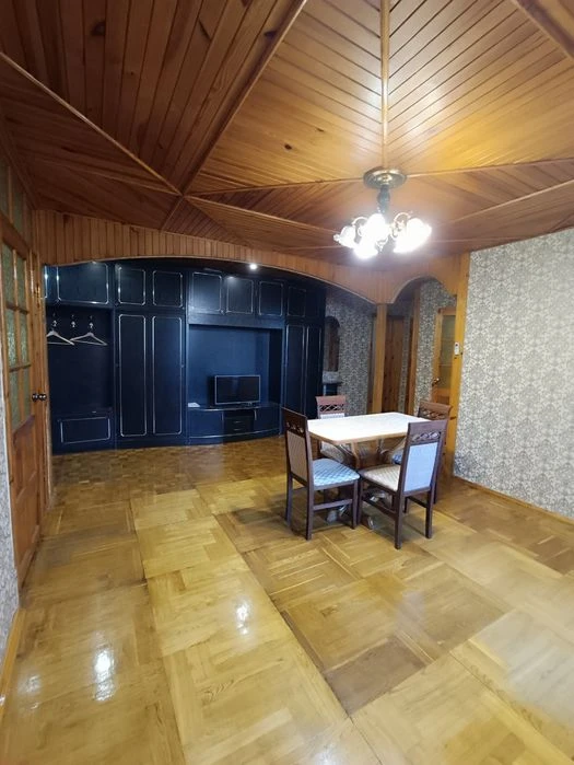 Продам 3-х кімнатну квартиру, 102,7 кв.м