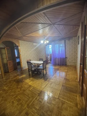 Продам 3-х кімнатну квартиру, 102,7 кв.м