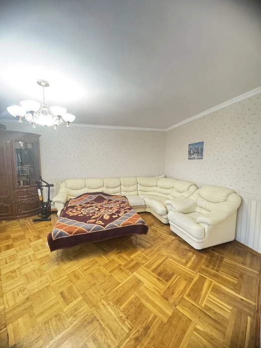 Продам 3-х кімнатну квартиру, 102,7 кв.м