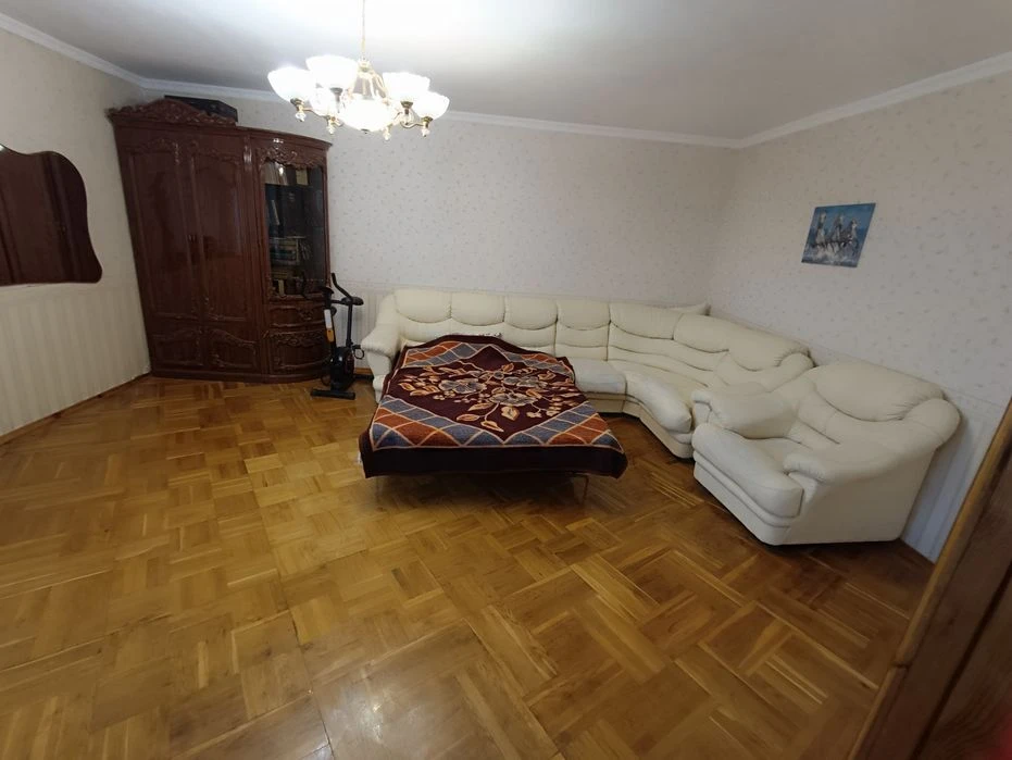 Продам 3-х кімнатну квартиру, 102,7 кв.м