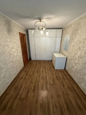 Продам 2 ком Градецкий Центр