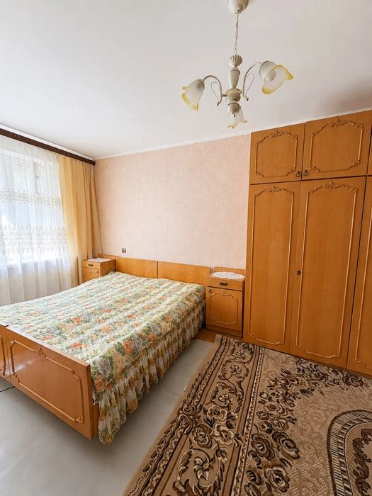 Продається 2-кімнатна квартира по вул. Соборності (колишня Д