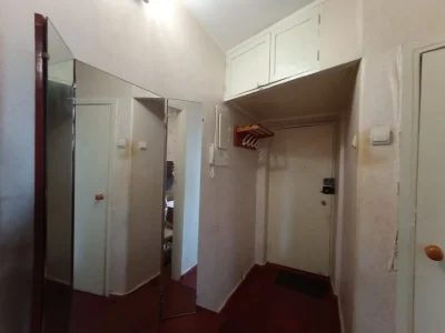 2-кімнатна квартира, біля центру зайнятості