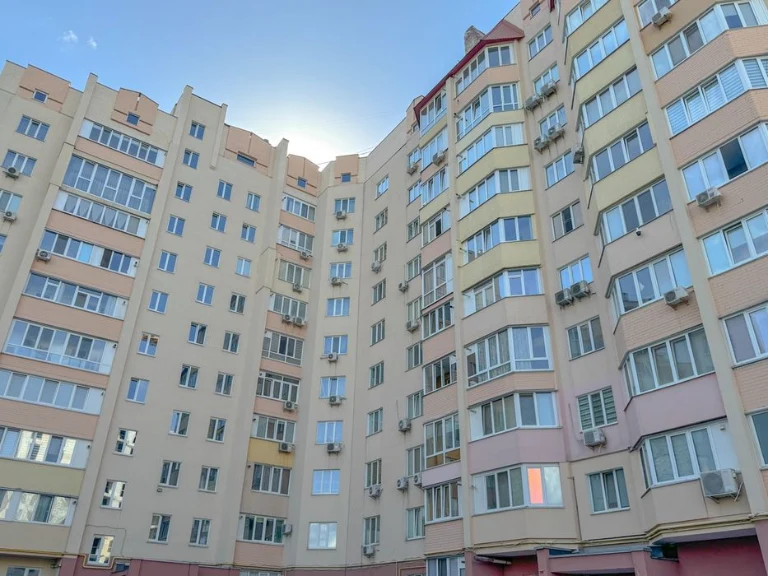 Продаж 2-кімн квартири 81м2 в сучасному будинку Центр, ЦУМ