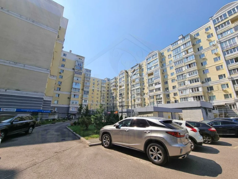 2 кімнатна квартира 86м2 з індивідуальним опаленням район Пр
