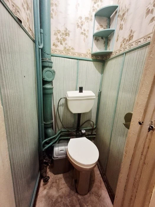 1 поверх Ремзавод Продаж 2 кім квартири