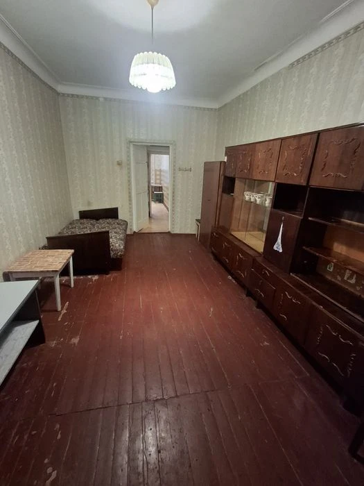 1 поверх Ремзавод Продаж 2 кім квартири
