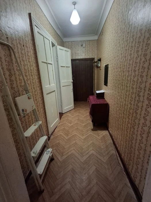 1 поверх Ремзавод Продаж 2 кім квартири