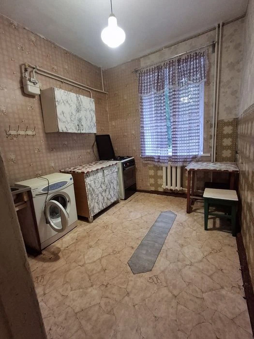 1 поверх Ремзавод Продаж 2 кім квартири