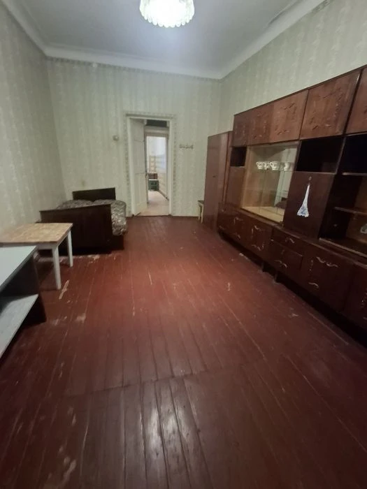 1 поверх Ремзавод Продаж 2 кім квартири