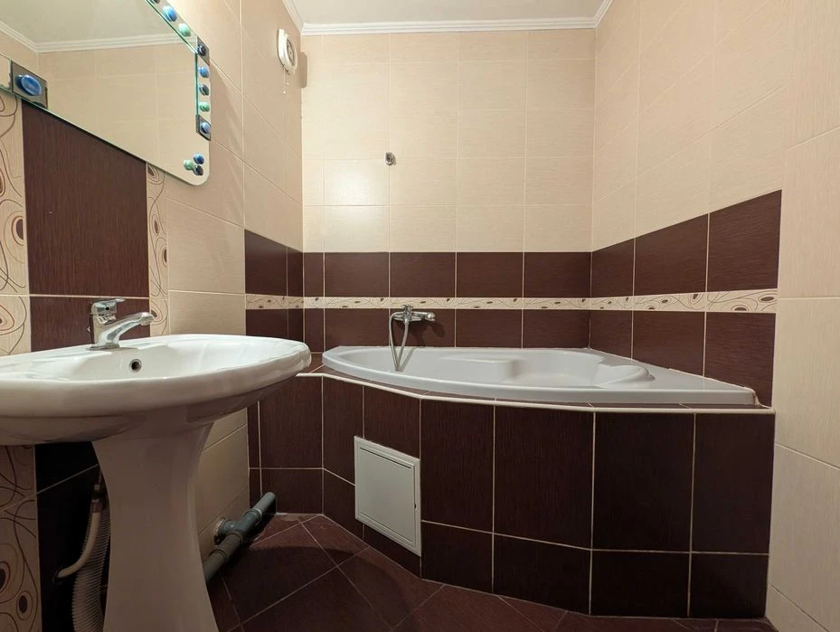 2 кімнатна квартира біля набережної вул Єськова 55 м² RD