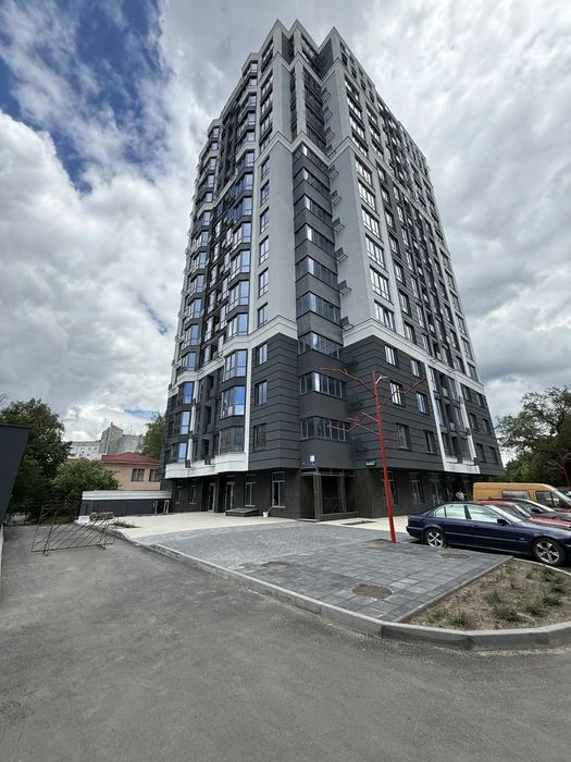 Продам видову 1 кімнатну квартиру в прекрасному елітному буд